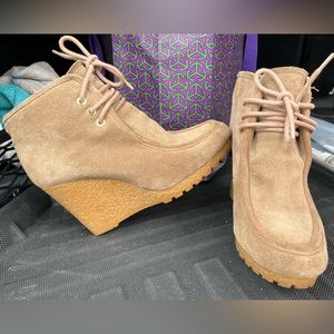 SOLD! Michael Kors boot 6.5